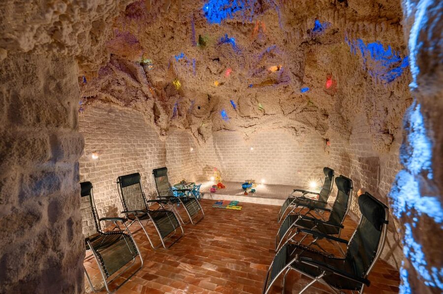 Budapest: Helia Day Spa entry ticket - Check-In Reality: Small Group Size, Limited Participants, and Directions