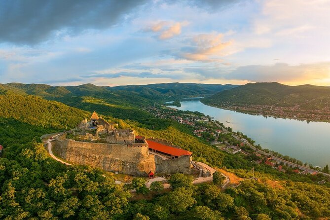 Budapest Hike to Visegrád Castle w or wo Sauna/Danube beach - Visegrád Castle: Guided Touring Plus Time for Your Own Photo Moments