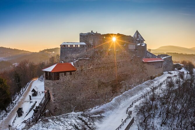 Budapest Hike to Visegrád Castle w or wo Sauna/Danube beach - Private Pickup from Budapest or Szentendre, Without the Headaches