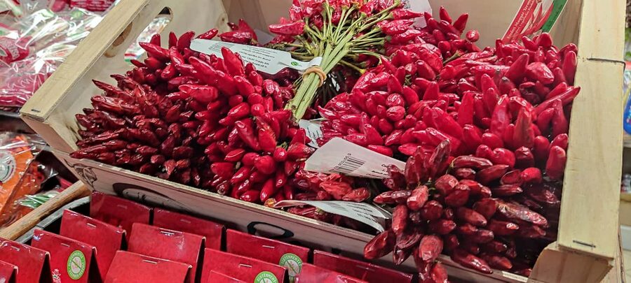 Budapest: Hungarian Cuisine in the Market Hall (german) - Key Highlights to Expect