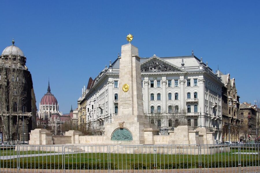 Budapest: Inner City Walking Tour in German - Price and guide value check for $23 in central Budapest