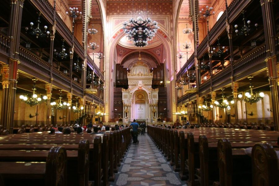 Budapest: Jewish Heritage Guided Tour with Synagogue Ticket - Jewish Museum Budapest: art, daily life, and a Holocaust-focused room