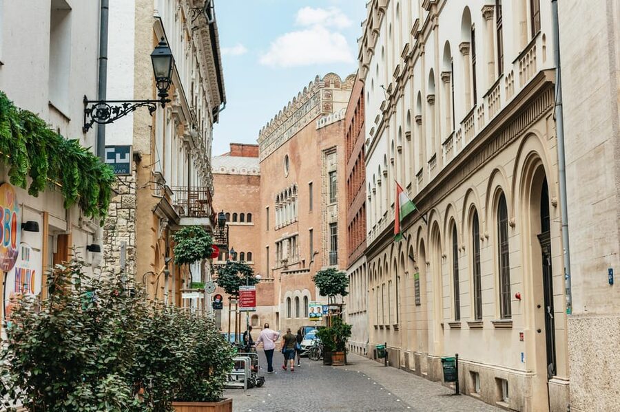 Budapest: Jewish History Guided Walking Tour with Historian - How 2.5 Hours Works on the Ground (Without Feeling Rushed)
