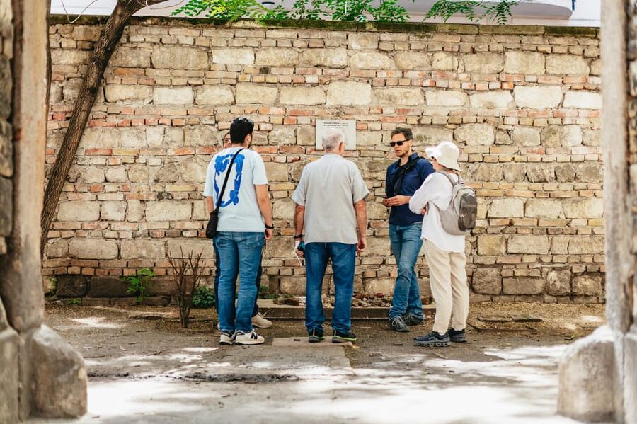 Budapest: Jewish History Guided Walking Tour with Historian - Synagogue Exteriors That Still Matter: Dohány, Kazinczy, and Rumbach