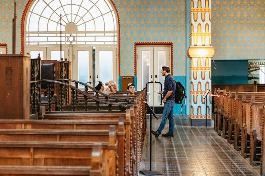 Budapest: Jewish History Guided Walking Tour with Historian - Street Art, Ruin Pubs, and Elizabeth Town Clues for Later