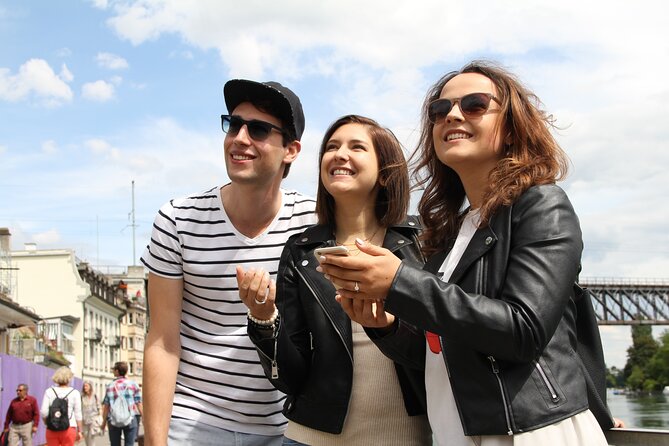 Budapest (Jewish Quarter) Scavenger Hunt and Self-Guided Tour - How the Explorial scavenger hunt plays out on your phone