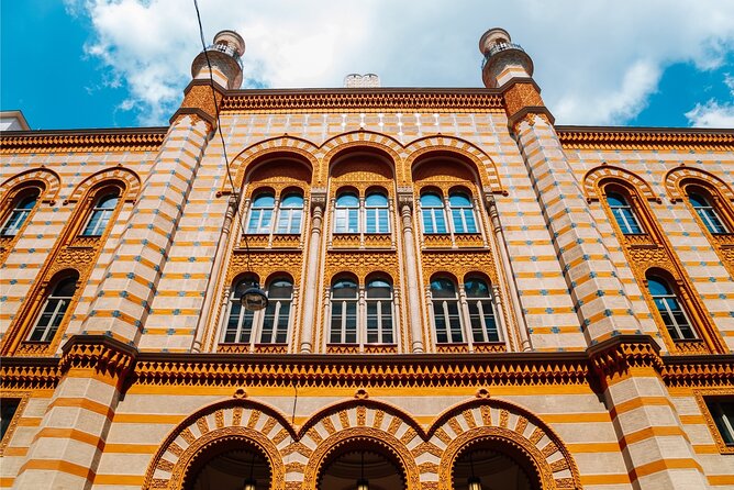 Budapest (Jewish Quarter) Scavenger Hunt and Self-Guided Tour - Language, privacy, and who this is best for