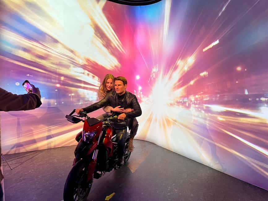 Budapest: Madame Tussauds Entry Ticket - Your walk-through flow: what to do in order once you enter