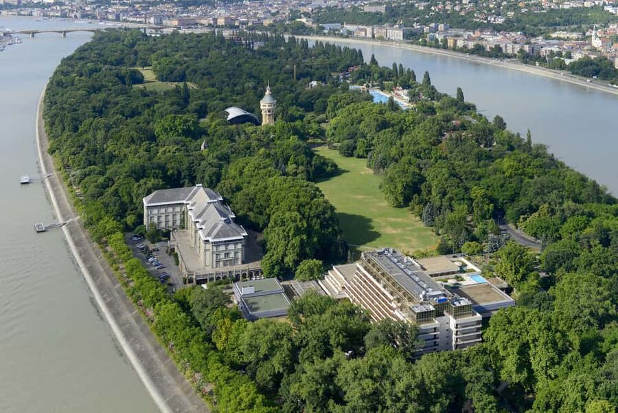 Budapest: Margaret Island, Salt Cave treatment - Entering the Medical Spa Desk, Then Shifting Into Quiet Mode