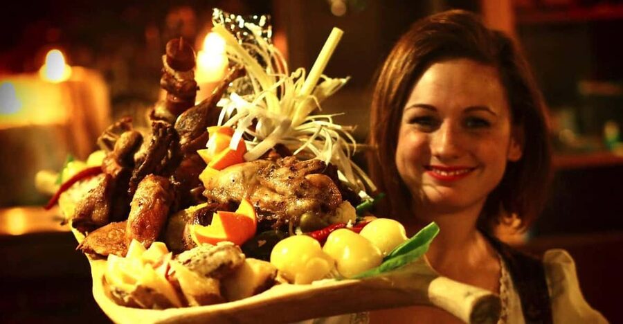 Budapest: Medieval Dinner Show with Drinks - A Medieval Tavern Night Near Podmaniczky u. 14