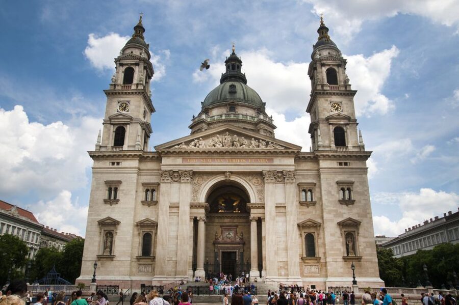 Budapest: Multilingual Highlights Tour - Choosing Your Language: Why the Guide Makes This Tour Worth It