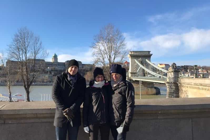 Budapest : Must-see attractions walking tour - St. Stephen’s Basilica and St. Stephen’s Square, plus the public art story