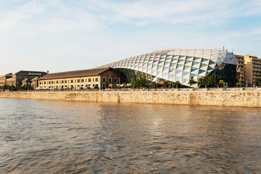 Budapest: Nighttime or Daytime Sightseeing Cruise - Key points before you go