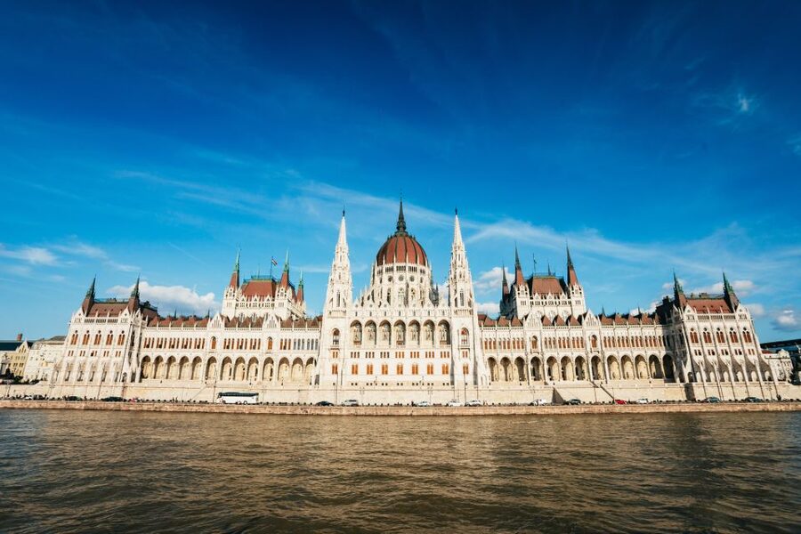 Budapest: Nighttime or Daytime Sightseeing Cruise - Why a 1-hour Danube cruise beats a long walking day