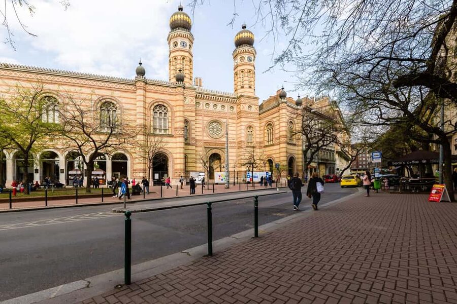 Budapest Old Jewish Quarter History Private Walking Tour - The 2-Hour Private Format: Small Group, Big Attention