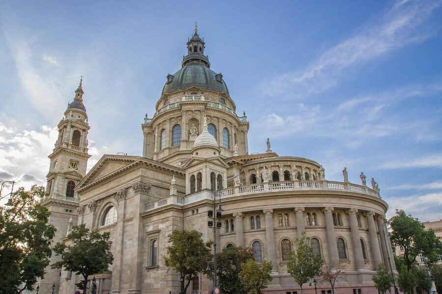 Budapest Old Town and Top Attractions Private Walking Tour - From Parliament Steps to Old Town Orientation