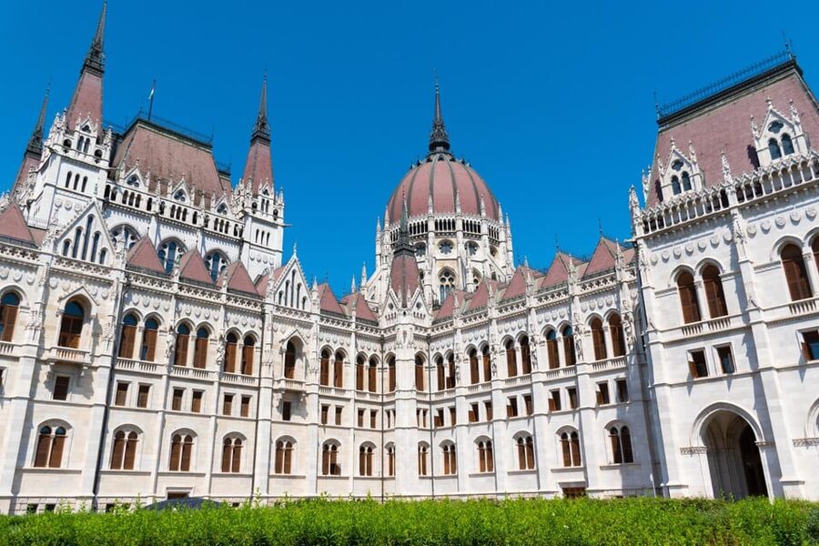 Budapest Old Town and Top Attractions Private Walking Tour - St. Stephen’s Basilica: Why It’s Central