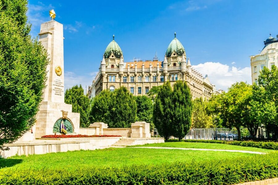 Budapest Old Town and Top Attractions Private Walking Tour - Price and what $116 buys you in 2 hours