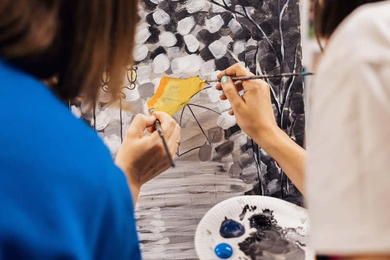 Budapest: Paint and sip experience - Meeting Point: Ring FessNeki at the Gate and Go to the First Floor