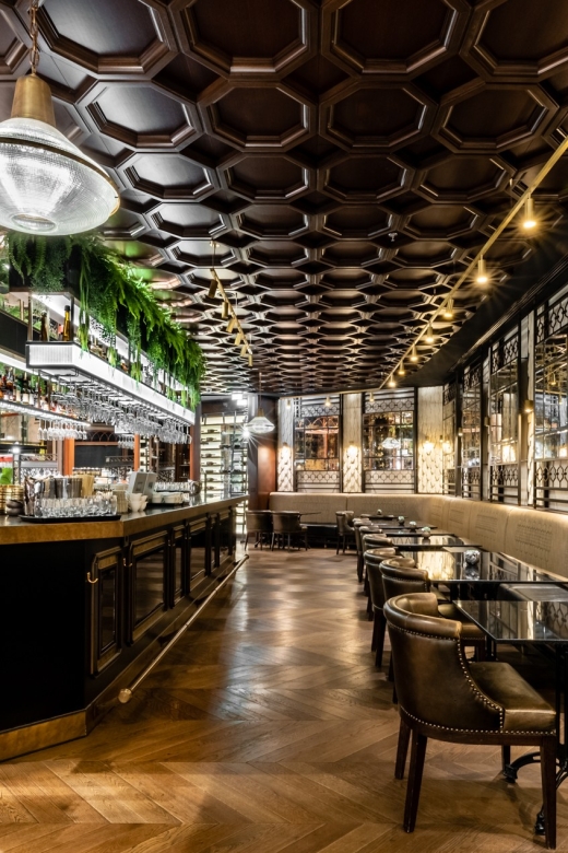 Budapest: Párisi Passage Restaurant 3-Course Menu - Champagne tasting moment, then drinks and pacing that keep you moving