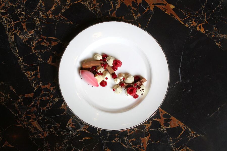 Budapest: Párisi Passage Restaurant 3-Course Menu - Coffee or tea finish, and what the take-home pálinka really adds