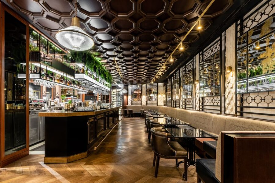 Budapest: Párisi Passage Restaurant 3-Course Menu - Who should book Párisi Passage for a Budapest splurge meal