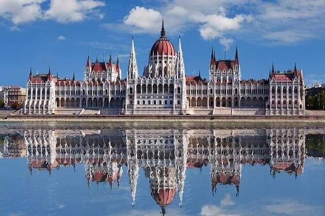 Budapest Parliament Audio Guide Tour with Danube Cruise - Chain Bridge, Parliament lights, and how the cruise timing pays off