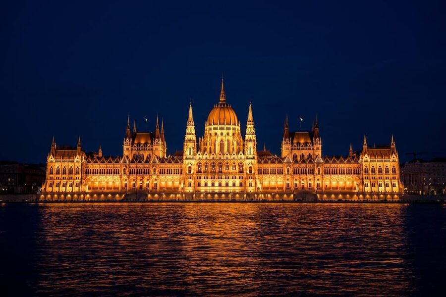 Budapest: Parliament Building Entry Ticket and Audio Guide - Entry Ticket and the 15-Minute Check-In Rhythm