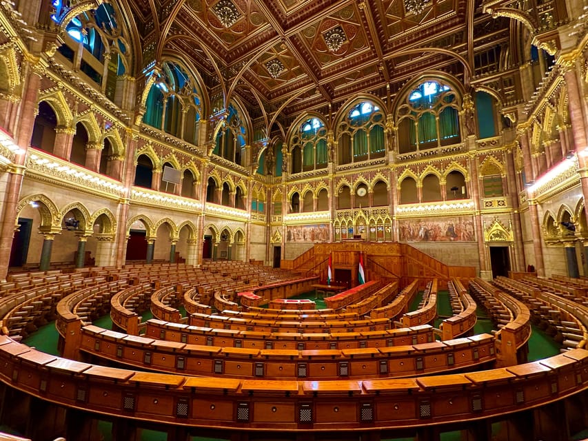 Budapest: Parliament Building Entry Ticket and Audio Guide - What the Surroundings Add Outside the Building