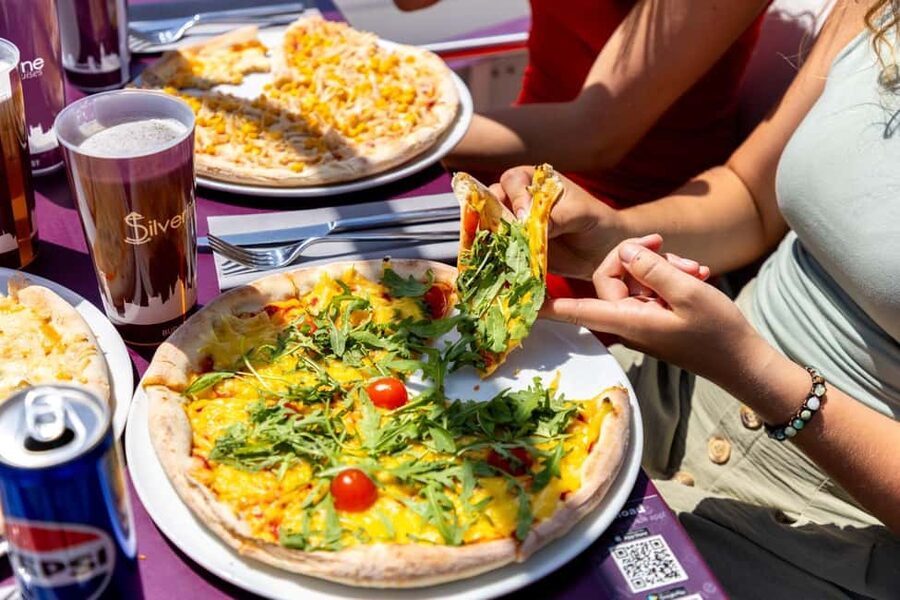 Budapest: Pizza Cruise - From Elizabeth Bridge to the Danube’s Best Photo Spots