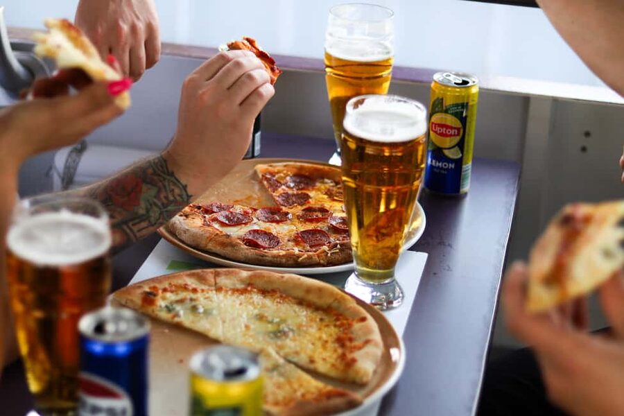 Budapest: Pizza Cruise - Getting On Smoothly: Meeting Point, Boarding Flow, and Where to Sit