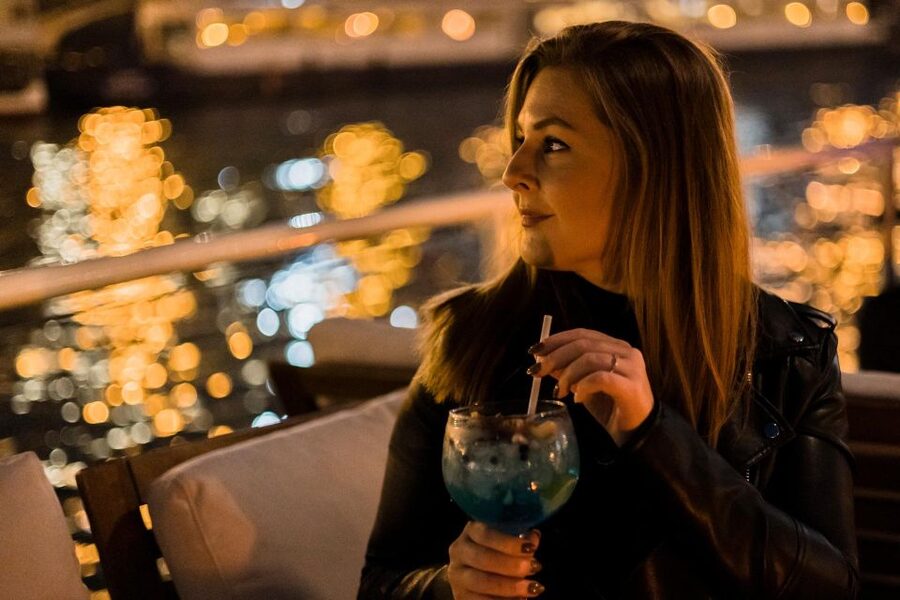 Budapest: Premium Sightseeing Cruise with Tokaj Frizzante - Value math: why this $12 one-hour cruise can feel like a win