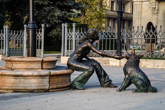 Budapest Private 4 Hour City Tour Experience with a car / van - St. Stephen’s Basilica, Parliament, and the Big Walking Stop