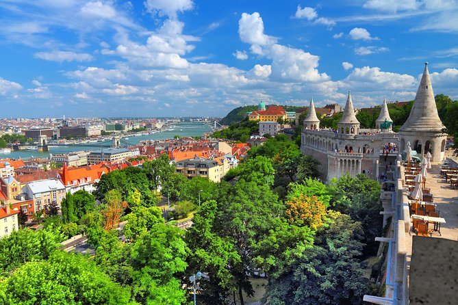 Budapest: Private 4-Hour Walking Tour with a Local - Up Gellért Hill by bus: views, legend, and the Citadel story
