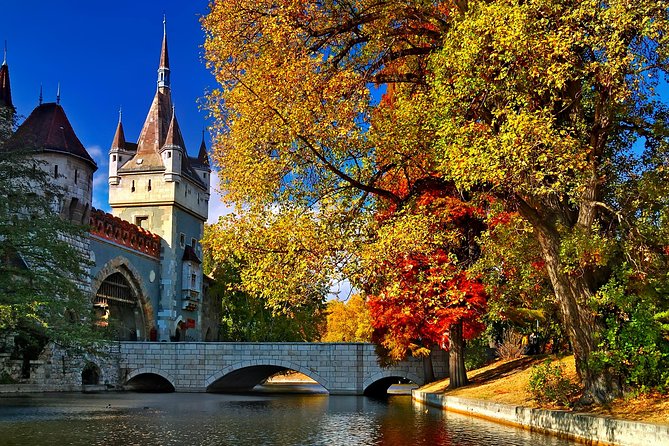 Budapest: Private 4-Hour Walking Tour with a Local - Meeting your guide, choosing your pace, and shaping the route