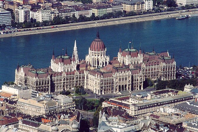 Budapest Private City Tour by car in 4 hours - Andrássy Avenue to the Hungarian State Opera House