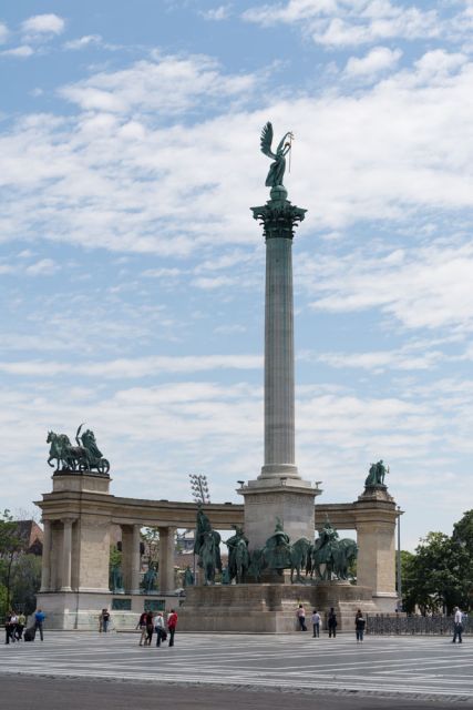 Budapest: Private City Tuk-Tuk Tour & Boat Cruise - Key Points to Know Before You Go