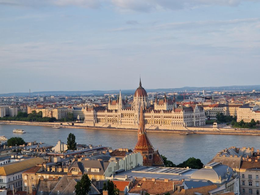 Budapest: private deluxe tour with a native, in Spanish - Key points before you go