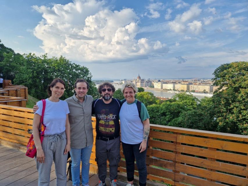 Budapest: private deluxe tour with a native, in Spanish - Heroes’ Square, Vajdahunyad Castle, and the City Park loop