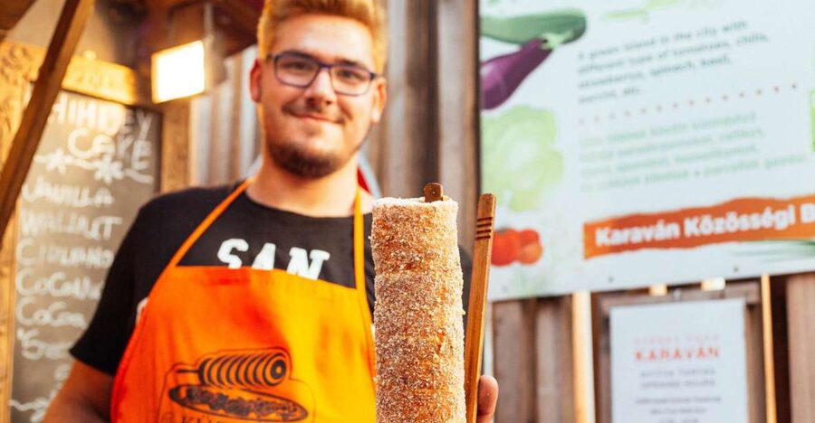 Budapest: Private Food Tour – 10 Tastings with Locals - Classic Chimney Cake: why this stop matters beyond the photo