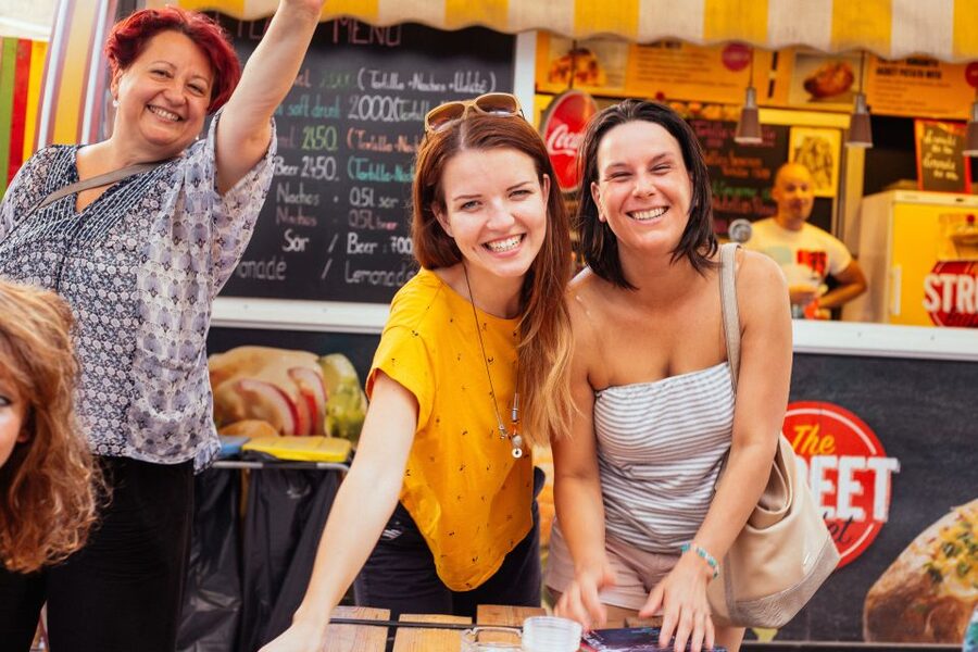 Budapest: Private Food Tour – 10 Tastings with Locals - Szimpla Kert: ruin bar energy with a food stop built in