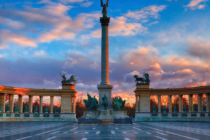 Budapest Private Full Day City Tour with a comfortable air -conditioned car - Castle District Walks, Matthias Church, Fisherman’s Bastion, and the Gellért View