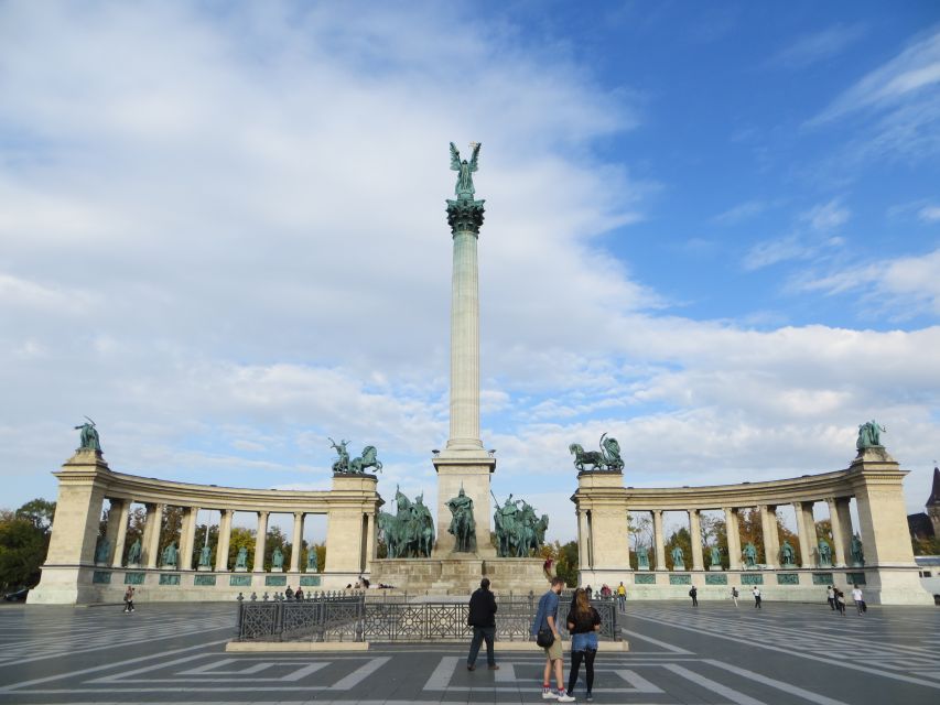 Budapest: Private Luxury Sightseeing Tour - UNESCO Danube riverfront and Central Market Hall, a smart start
