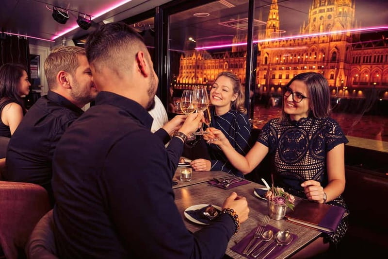 Budapest: Prosecco Dinner Cruise with Live Music - Folk dance show or piano performance: choosing your entertainment mood