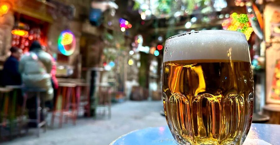 Budapest: Ruin Bar Tour - Meeting by the Synagogue, Then Getting Pulled Into the Night