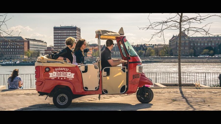 Budapest: Scenic Tuk Tuk Tour - The route logic: Buda views, then Pest icons