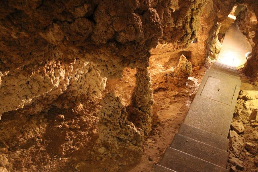 Budapest: Semlő-hegyi & Pál-völgyi Caves Guided Walking Tour - Fitness expectations: who will enjoy this most