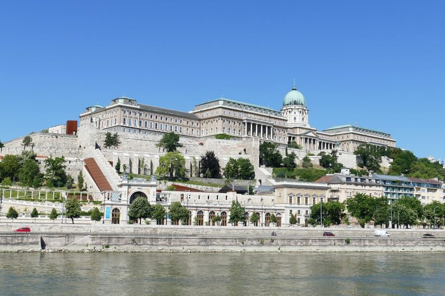 Budapest: Sightseeing Cruise on the Danube - Why Budapest night lights look different from the water