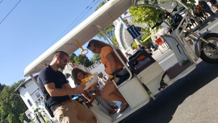Budapest: Sightseeing Tour by Electric Tuktuk - St. Stephen’s Basilica and the Parliament: Photo Ops With Real City Scale