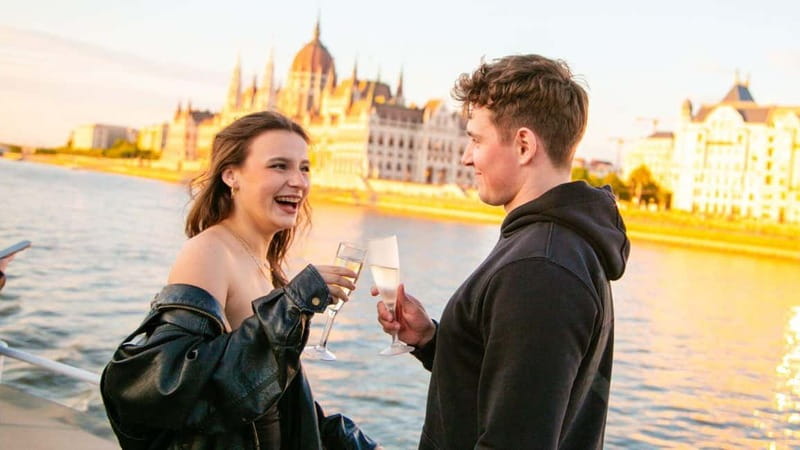 Budapest: Sip and Sail River Cruise with Unlimited Prosecco - UNESCO Views, Stop by Stop Along the Danube